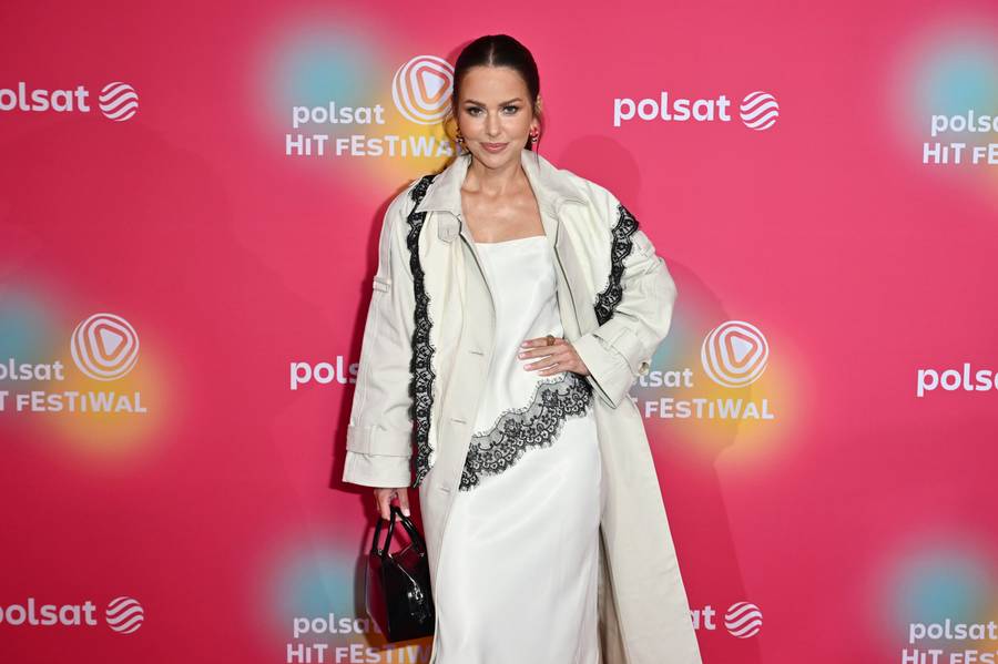 Paulina Sykut-Jeżyna na ściance Polsat Hit Festiwal, fot. AKPA
