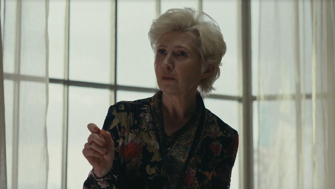 Iwona Wszołkówna w spektaklu "Biedermann i podpalacze", fot. TVP