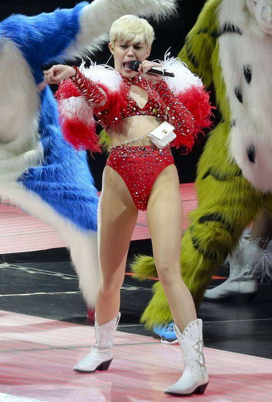 Miley Cyrus podczas Bangerz Tour