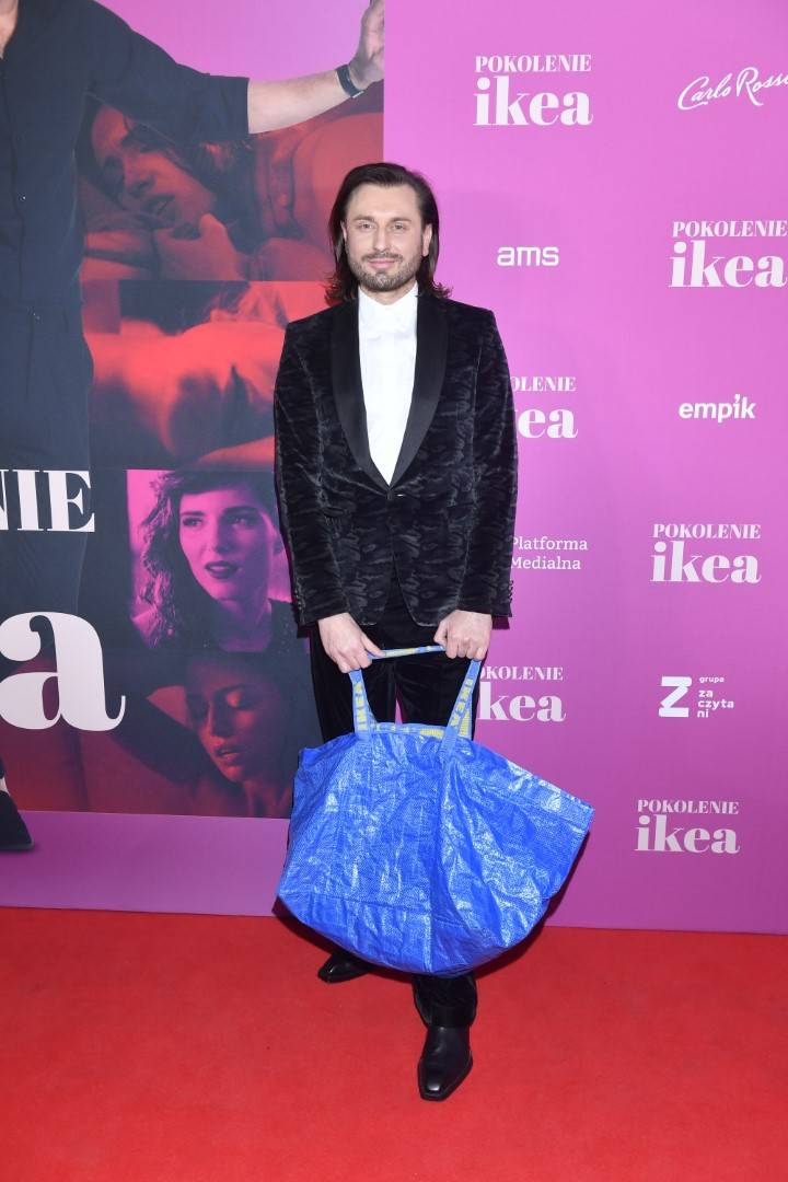Magdalena Cielecka wpiera Bartosza Gelnera podczas premiery filmu “Pokolenie Ikea”