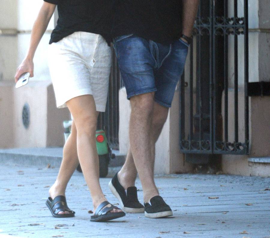 Sara i Artur Borucowie w luźnych stylizacjach