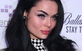 Luxuria Astaroth wyrzeźbiła ciało jak modelka fitness (FOTO)