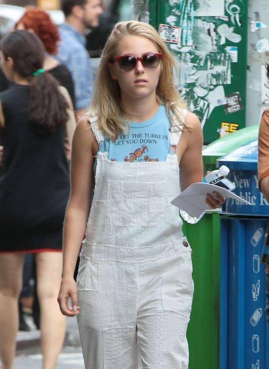 AnnaSophia Robb na planie Pamiętników Carrie