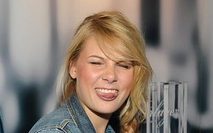 Wierzbickiej nie zależy, żeby mieć “wielkie cycki jak Doda”