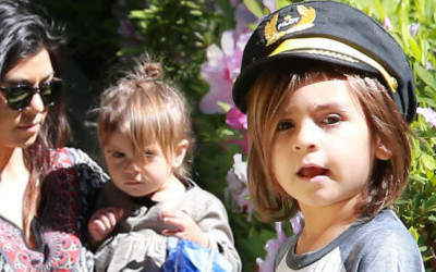 Kourtney Kardashian zabrała dzieci na ustawkę (FOTO)