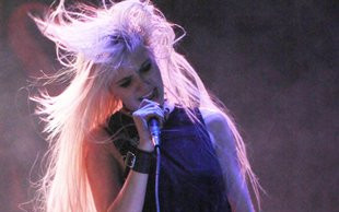 Taylor Momsen naga w klipie [VIDEO]