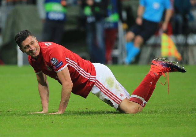 Robert Lewandowski zdradził, czy zmienia pieluszki Klarze