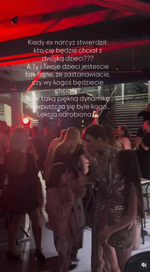 Anna Wendzikowka wywija na parkiecie z córkami