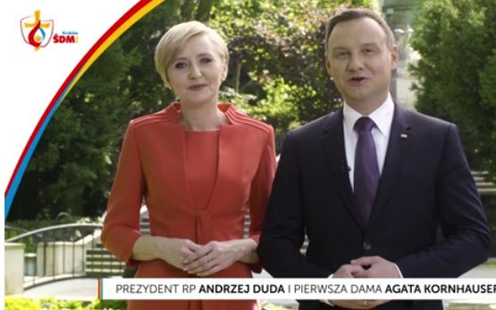 Para Prezydencka zaprasza na ŚDM w trzech językach. Agata Duda zdumiewa! (VIDEO)