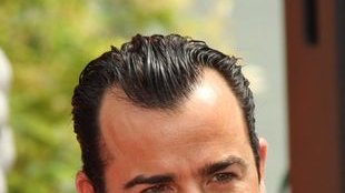 Partner Jennifer Aniston Justin Theroux zgolił brodę