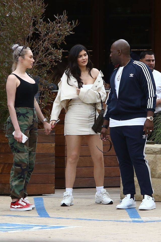 SPUCHNIĘTA Kylie Jenner – żadna z sióstr aż tak się nie ostrzykuje!