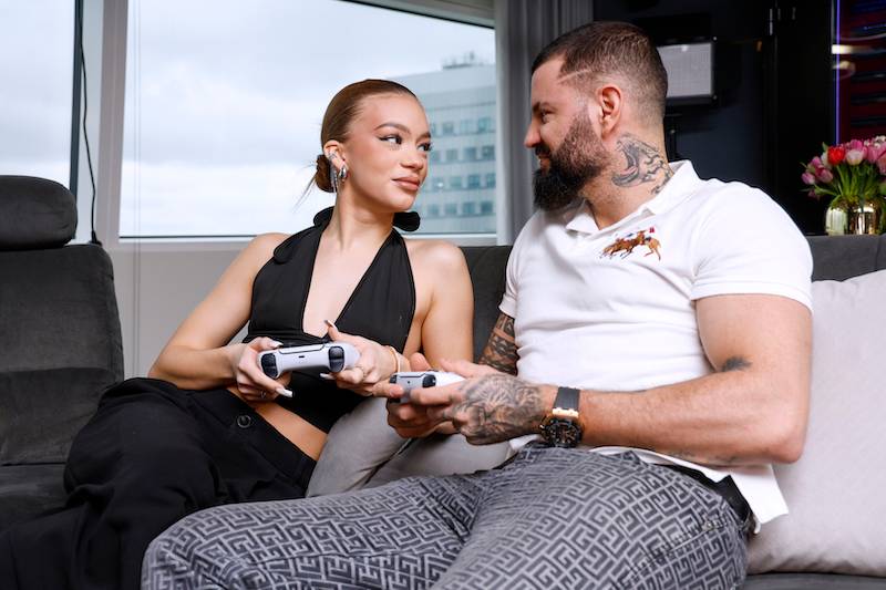 Wojtek Gola zaprosił kamery do swojego apartamentu przy Złotej 44 (ZDJĘCIA)