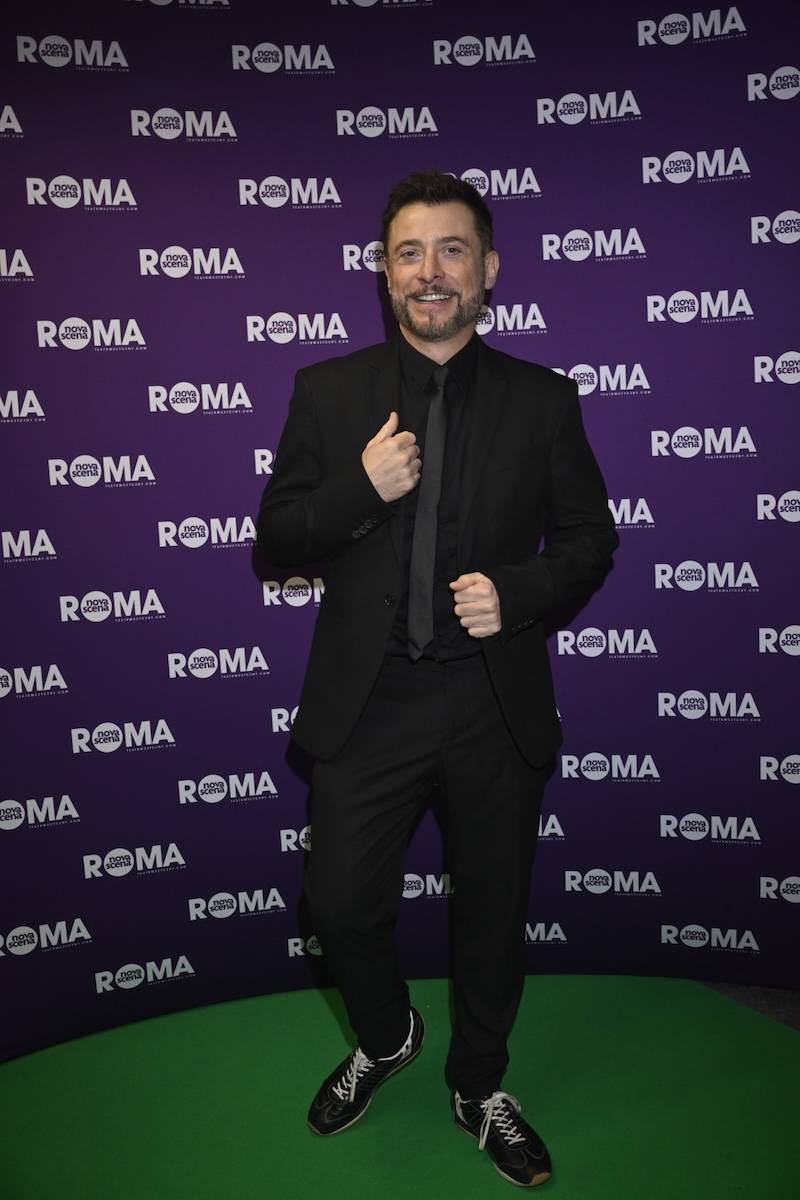 Plejada aktorów na premierze “Aniołki Mussoliniego”. Zakochani Kurdej-Szatan i Rafał Szatan, Magda Mołek…