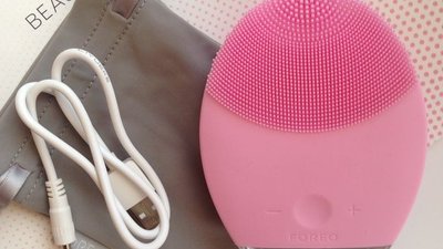 Jeśli czyścić twarz szczoteczką soniczną, to tylko Luną 2