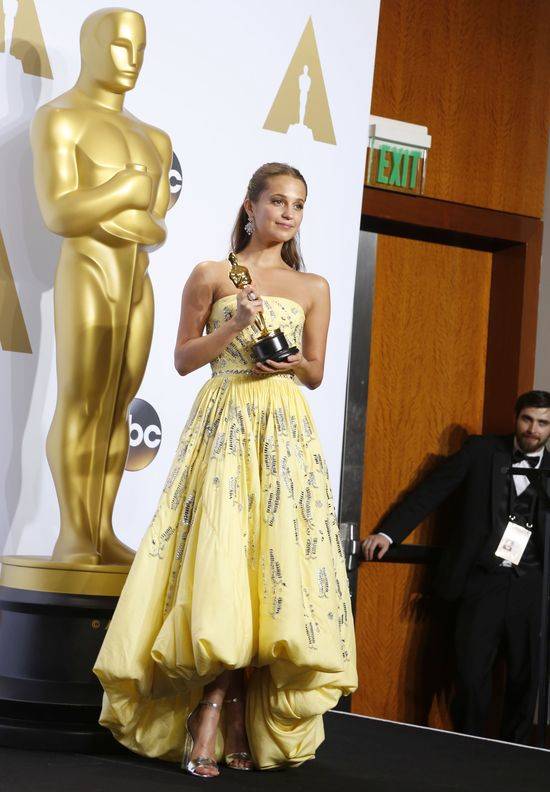 Alicia Vikander i jej wspaniałe kreacje