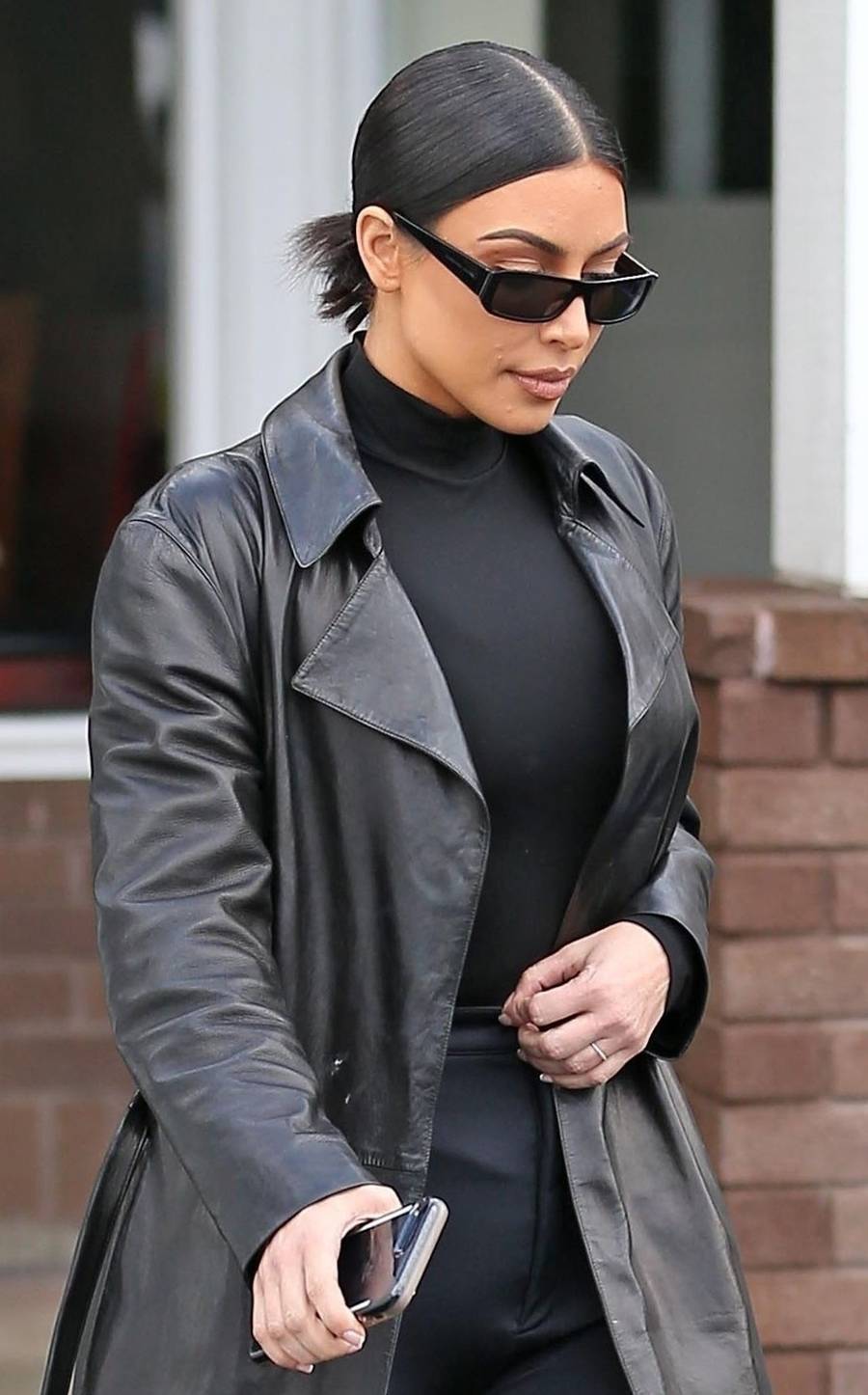 Kim Kardashian też wyskakują pryszcze