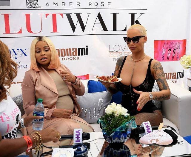 OMG! Blac Chyna i Amber Rose na festiwalu … szmat (FOTO)