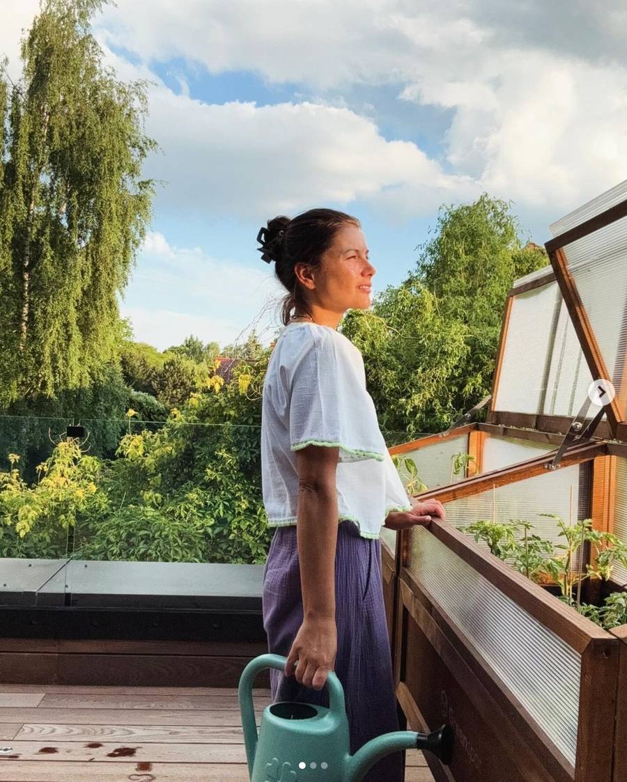 Tak mieszka Agnieszka Sienkiewicz: Zachwycająca kuchnia, stylowy salon i wielki, bujny ogród (FOTO)