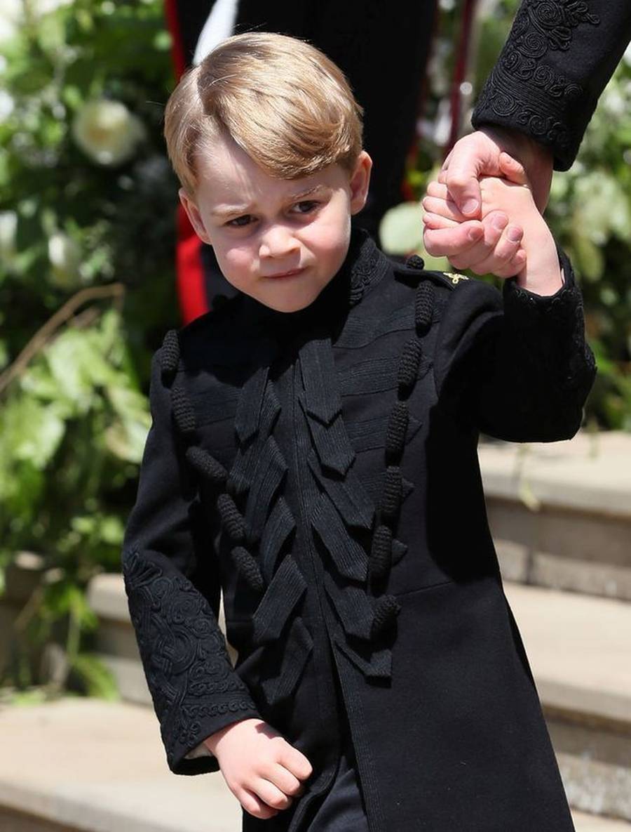 Wszyscy PRZEGAPILIŚMY ten szczegół w strojach George’a i Charlotte na ŚLUBIE Meghan i Harry’ego