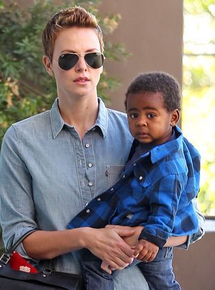 145-charlize-theron-R1