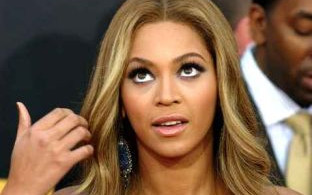 Beyonce w opiętej sukni (FOTO)