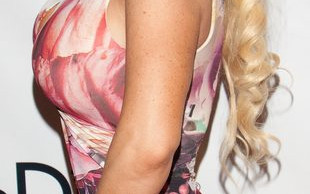 Internauci zarzucają Coco, że traktuje córeczkę jak maskotkę