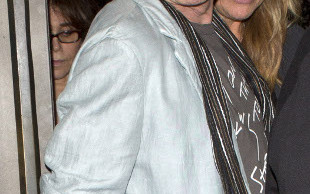 Richards i Wood na kolacji z małżonkami (FOTO)