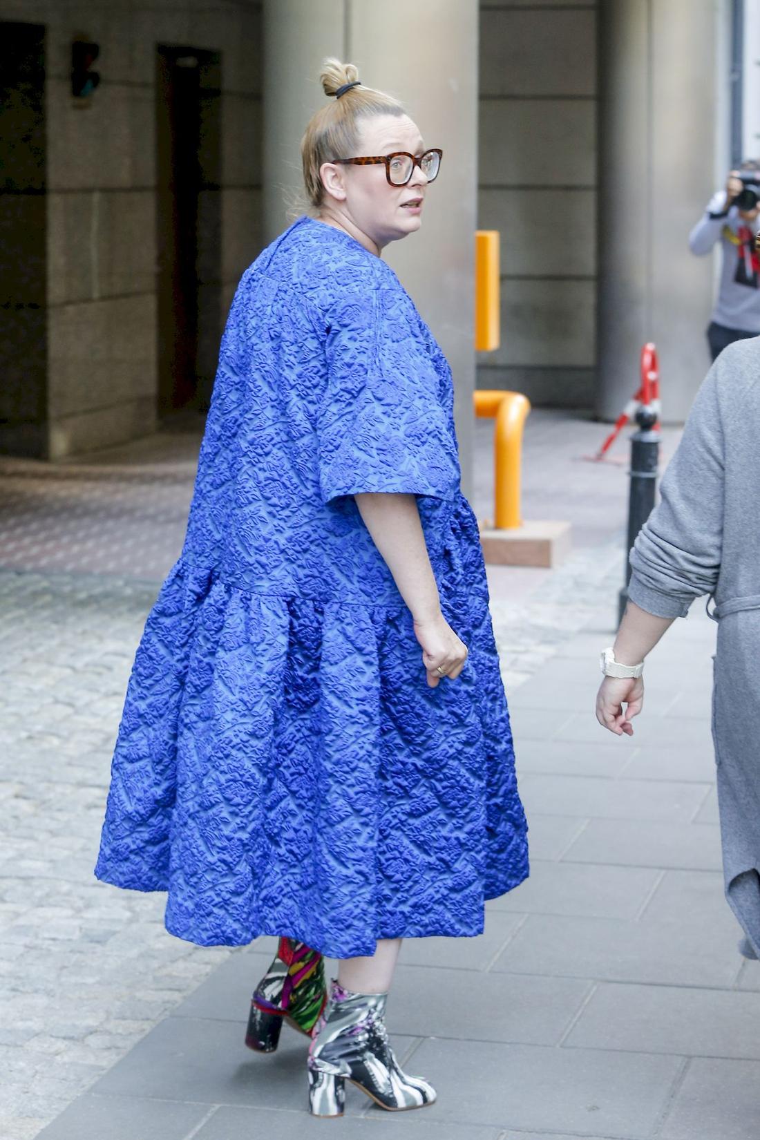 Katarzyna Nosowska w sukience i botkach