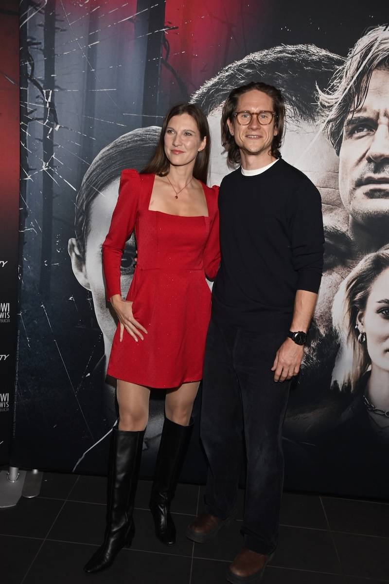 Uroczysta premiera filmu “Nieprzyjaciel”. Opalona Joanna Opozda, Patricia Kazadi, Stramowski z partnerką…