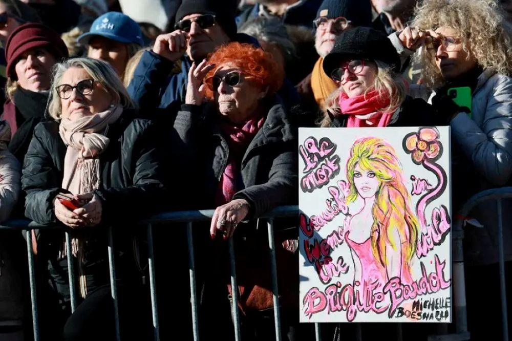 Pogrzeb Brigitte Bardot/Forum