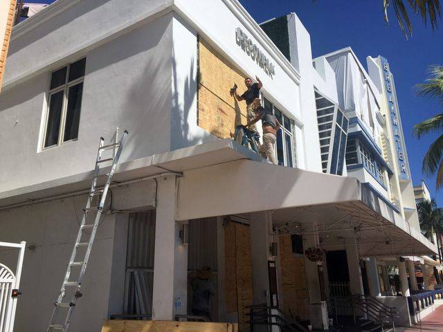 Huragan Irma spustoszył Karainy, Floryda szykuje się na atak