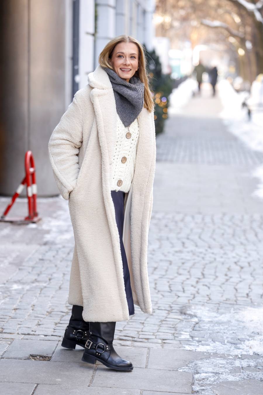 Tłumy gwiazd w “DDTVN”: Katarzyna Warnke, Jeremi Sikorski z ukochaną, Marcin Dorociński…