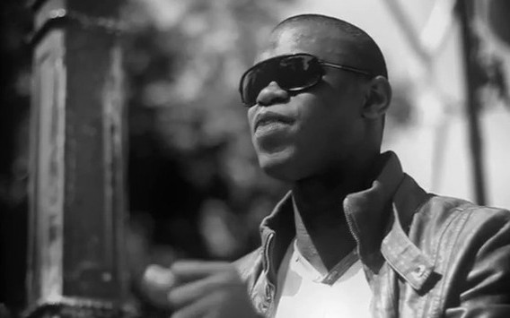 Kessy – niewidomy śpiewak odkryty w pociągu [VIDEO]