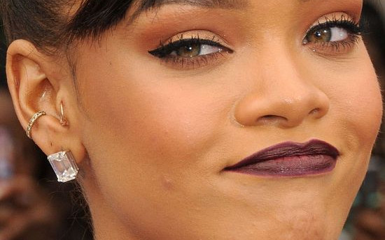 Jak naprawdę Rihanna wygląda z bliska?