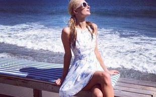 Paris Hilton usunęła żebra?! (FOTO)