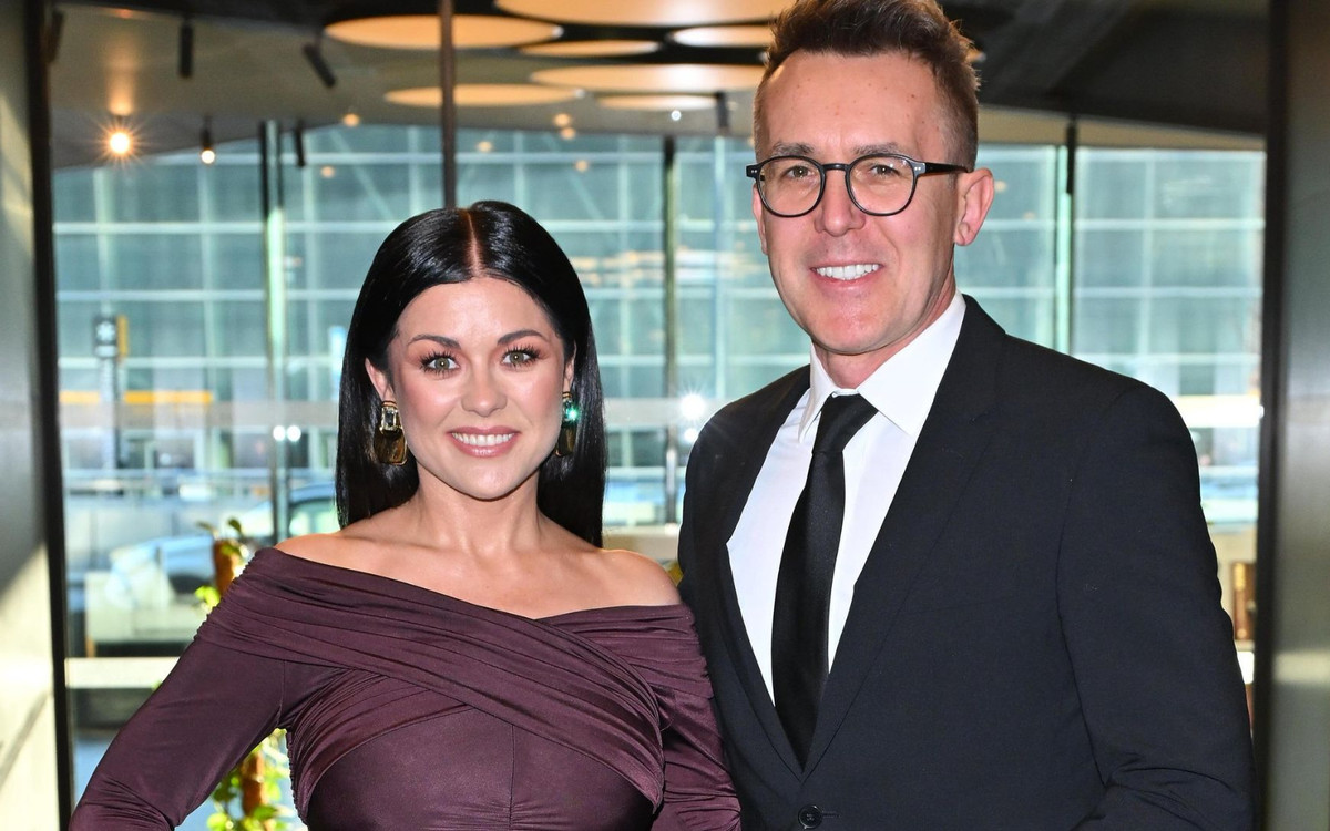 Kasia Cichopek w burgundowej kreacji na Gali. Wszyscy patrzą na jej stopy