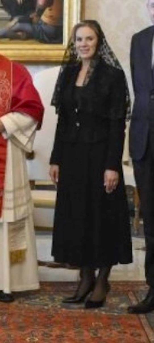 Marta Nawrocka na audiencji u papieża z córką. Stylizacja Pierwszej Damy robi furorę! (FOTO)