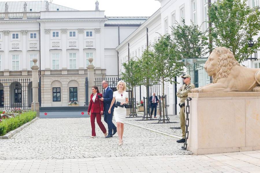 Magdalena Ogórek została odznaczona przez Prezydenta RP! Tak dziś wygląda dawna gwiazda TVP (FOTO)