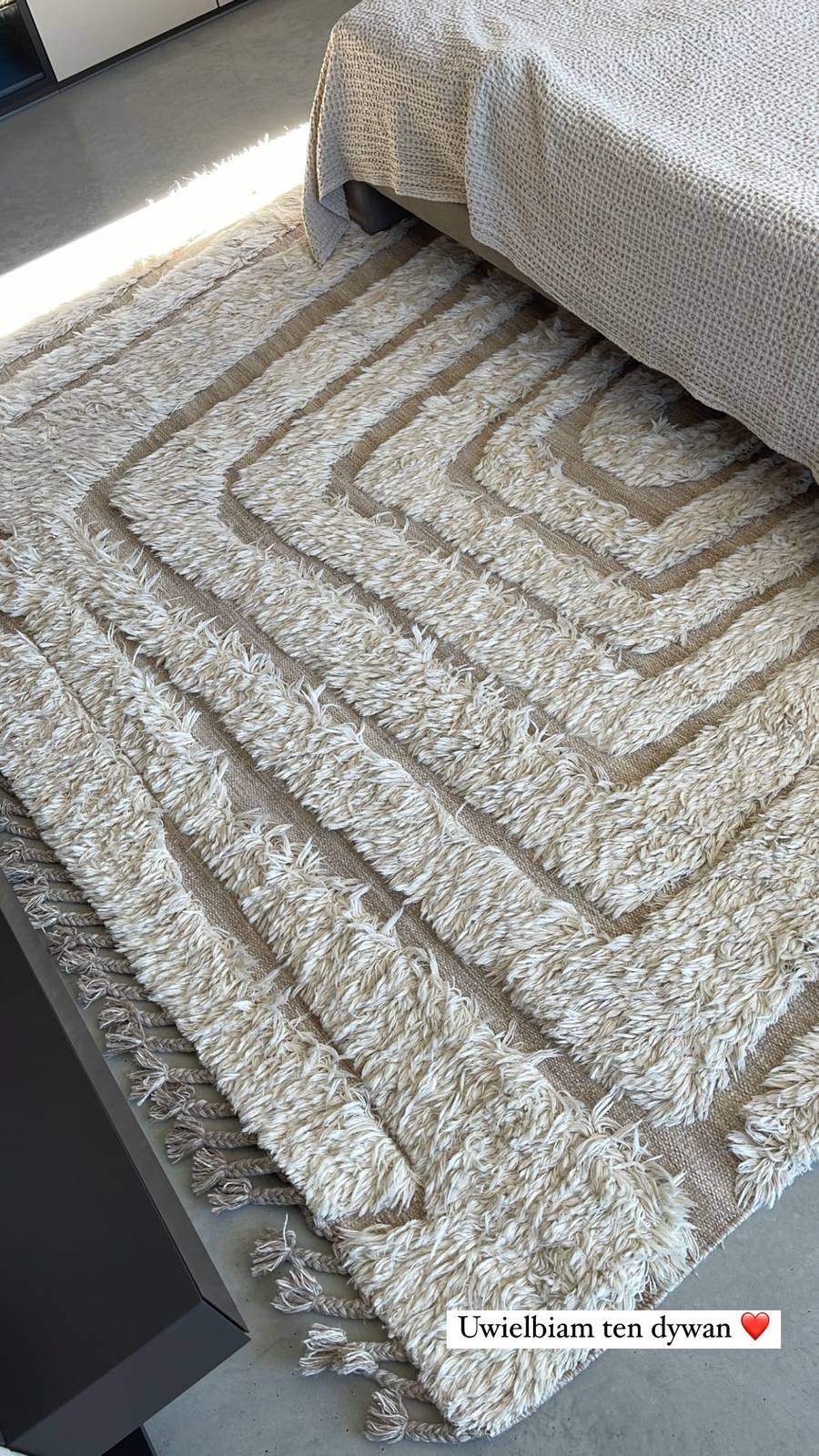 Tak mieszka Maffashion po rozstaniu z Fabijańskim! Wnętrze idealne pod modowe sesje (ZDJĘCIA)