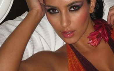 Kim Kardashian pozuje do nowego kalendarza (FOTO)