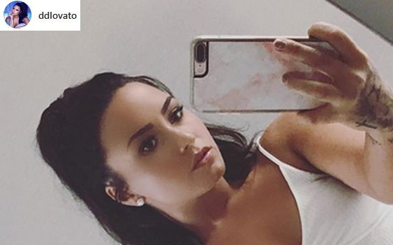 Demi Lovato odsłania swój seksowny brzuch! (Instagram)