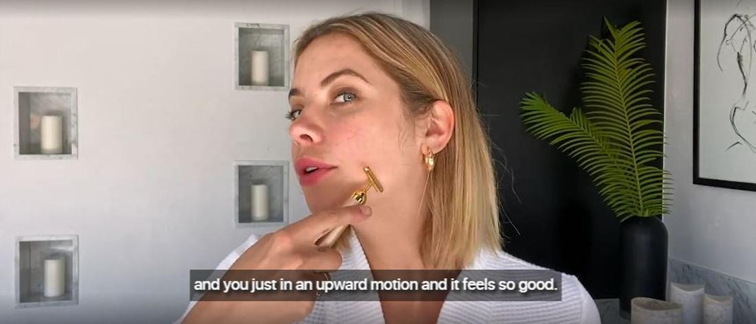 Ashley Benson mówi o swojej pielęgnacji twarzy w filmiku dla Vogue. 