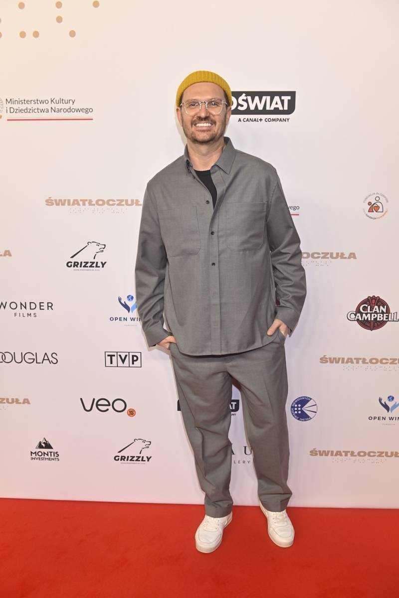 Wielka premiera filmu “Światłoczuła”. ODMIENIONY Nikodem Rozbicki, Kamil Nożyński, Ostaszewska… (FOTO)