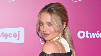 Kurdej-Szatan wróciła do TVP i od razu wpadka na ściance. Ten dekolt pokazał za dużo