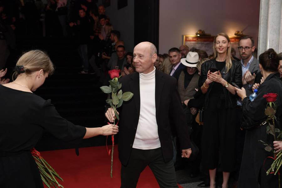 Premiera filmu Agnieszki Holland. Anja Rubik, Maciej Stuhr z partnerką i POLITYCY