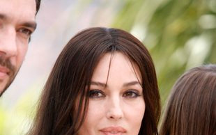 Monica Belucci naciągnięta i wyprasowana (FOTO)