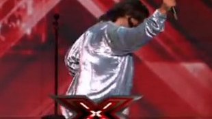 Nagi uczestnik X-Factor zaszokował publiczność (VIDEO)