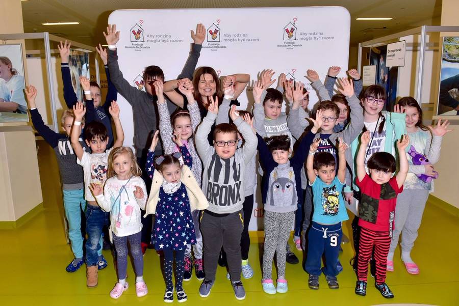 Paula Tumala, Marta Manowska, Lidia Kopania, Dorota Naruszewicz oddają swe sukienki na aukcję charytatywną