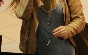 Marina Łuczenko próbuje kosmetyki (FOTO)