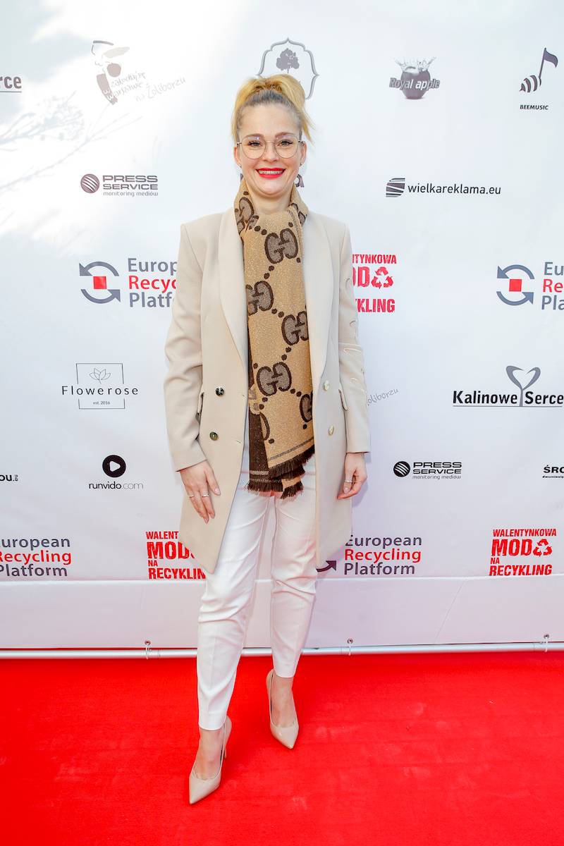 Walentynkowa Moda na Recykling. Barbara Kurdej-Szatan razem z mężem na scenie